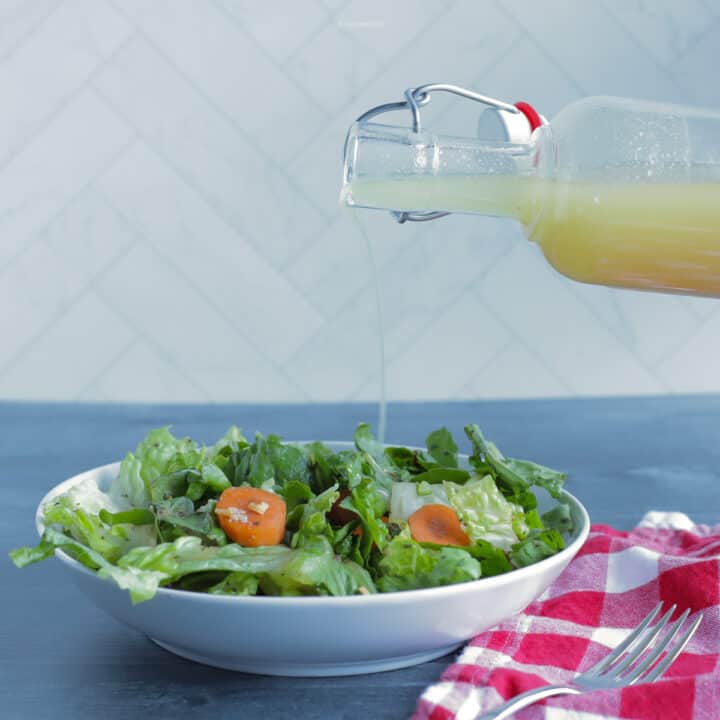 Homemade Vinegar And Oil Salad Dressing Flour Child   Homemade Vinegar And Oil Salad Dressing Pour 720x720 